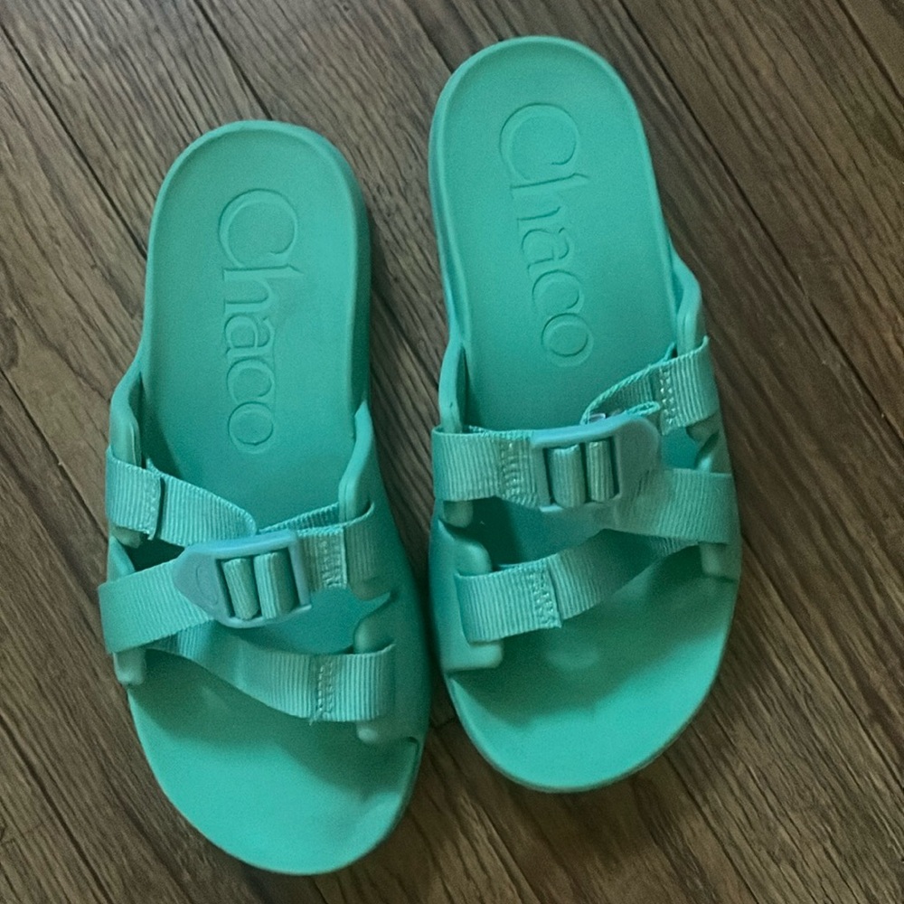 Chaco mint green Chillos Slide style sandal